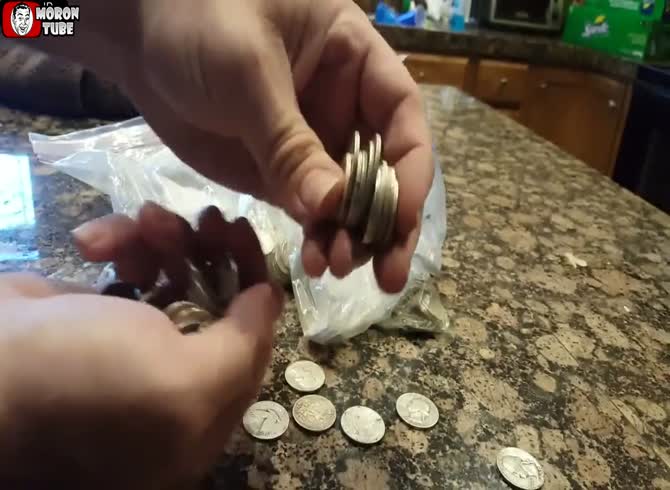 Video :Use a coin to create a ring